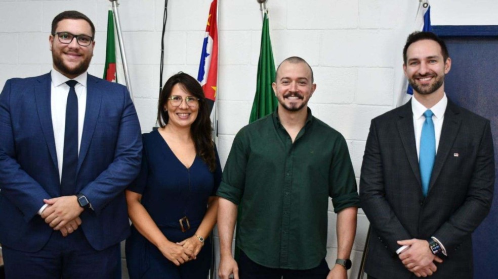 Membros da segurança pública de Jundiaí e OAB.