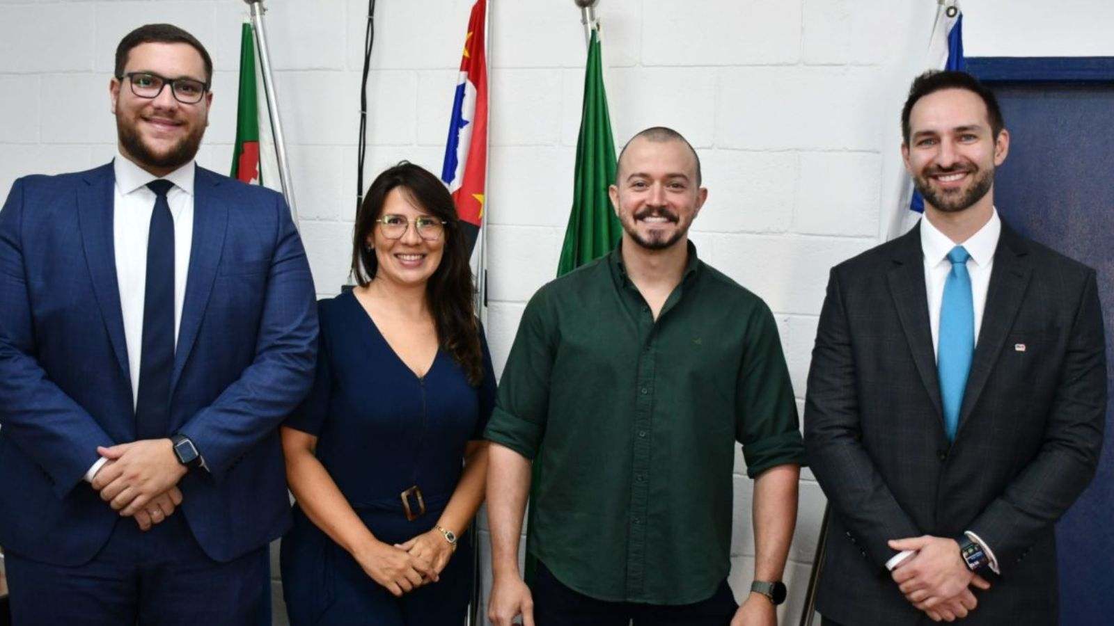 Membros da segurança pública de Jundiaí e OAB.