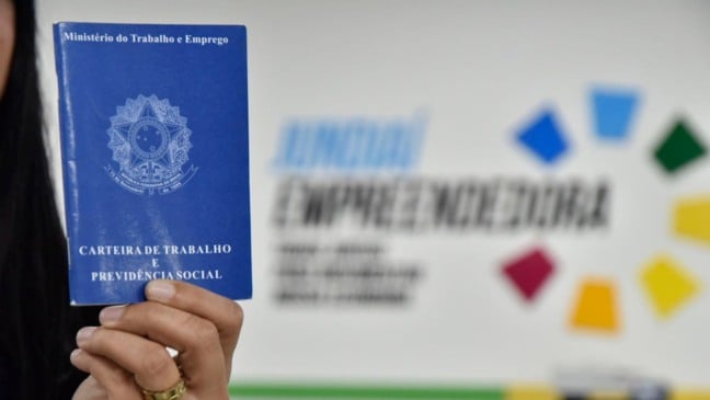Carteira de trabalho.