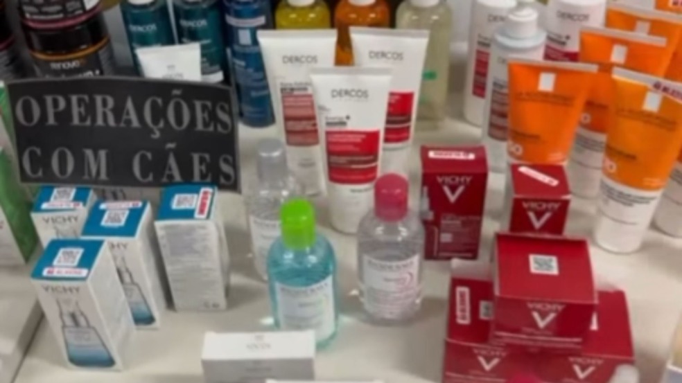 Cosméticos furtados.