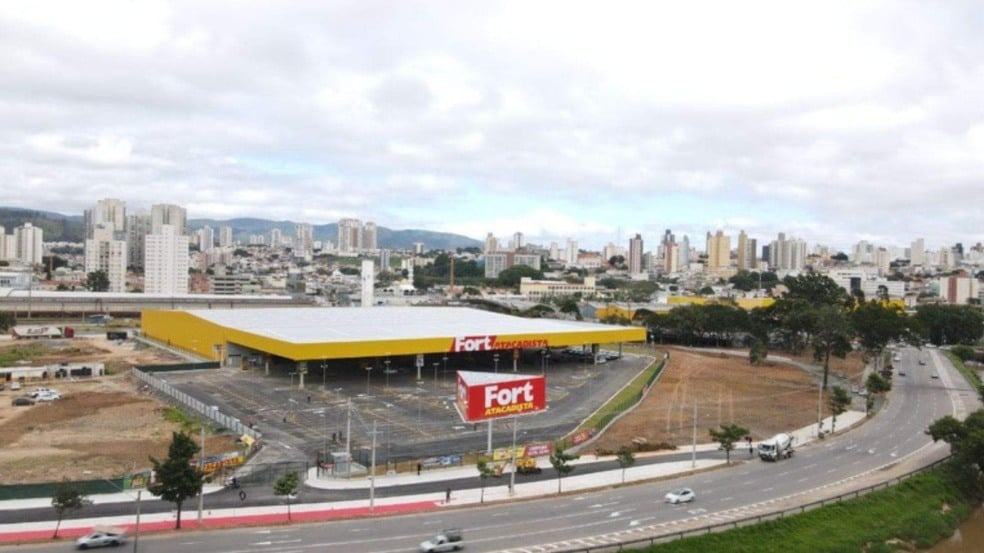Fachada do Fort Atacadista.
