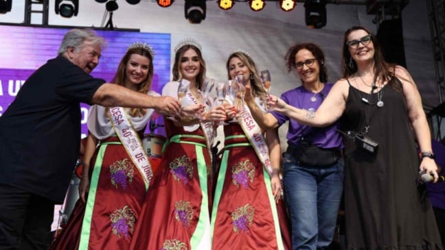 Corte da festa da uva