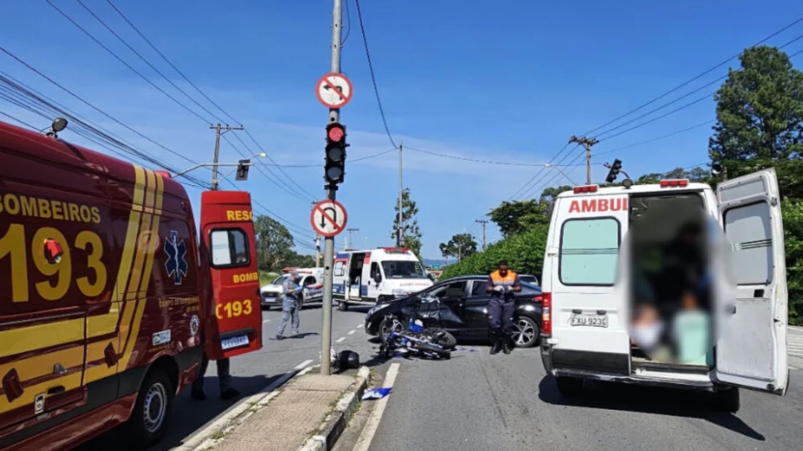 Acidente em avenida de várzea paulista.