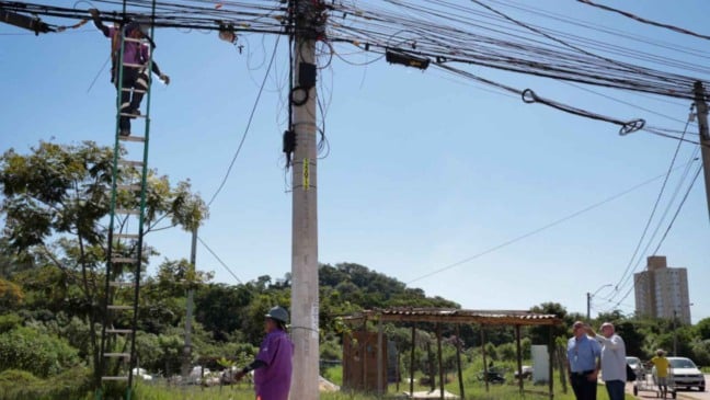 Reordenamento de cabos feito pela Prefeitura de Jundiaí.