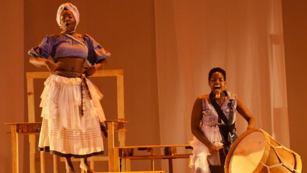 O Cortiço, de Aluísio Azevedo, adaptado em musical.