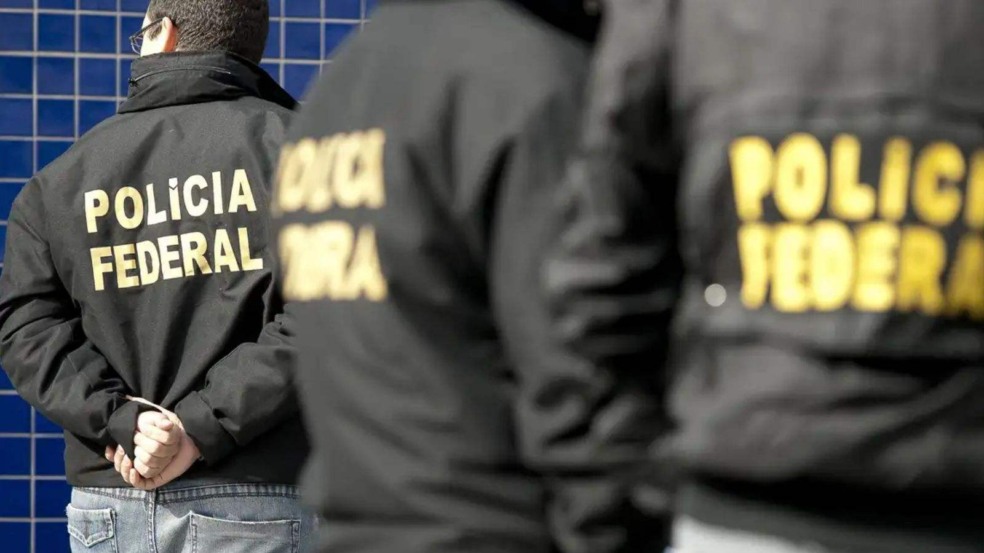 Policiais federais.