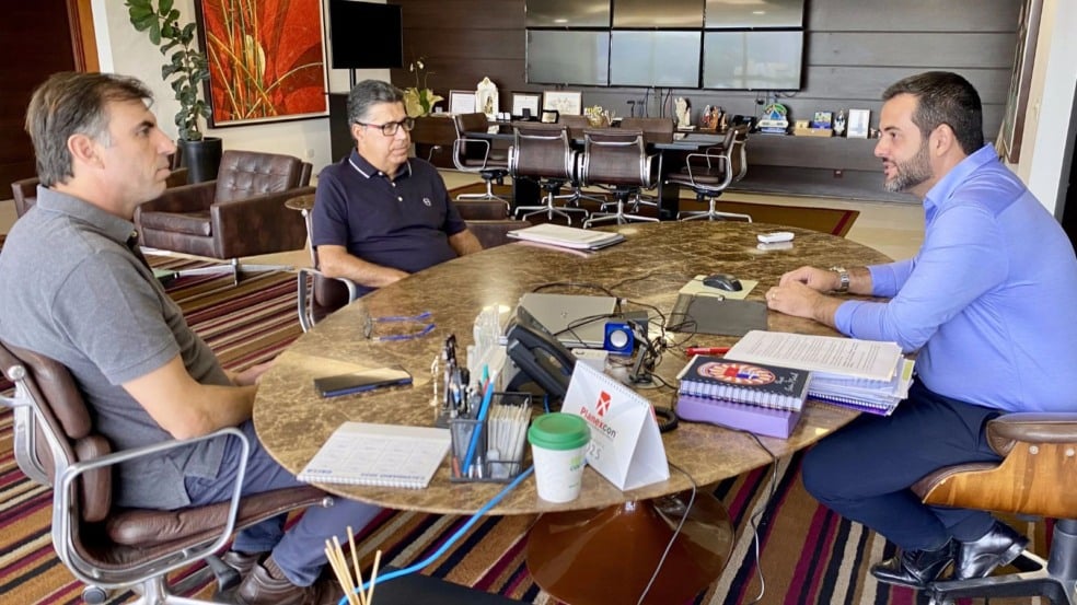 Autoridades de Jundiaí em gabinete. Autoridades de Jundiaí em gabinete.