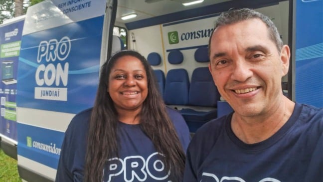 Colaboradores do Procon Móvel.