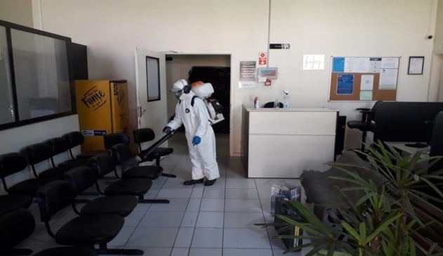 Foto de limpeza em espaço público