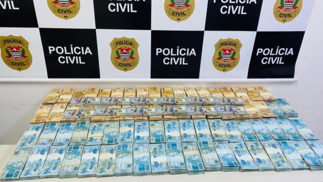 Dise apreende mais de R$ 1 milhão em dinheiro durante ação contra tráfico de drogas em Jundiaí (Foto: Polícia Civil/Divulgação)