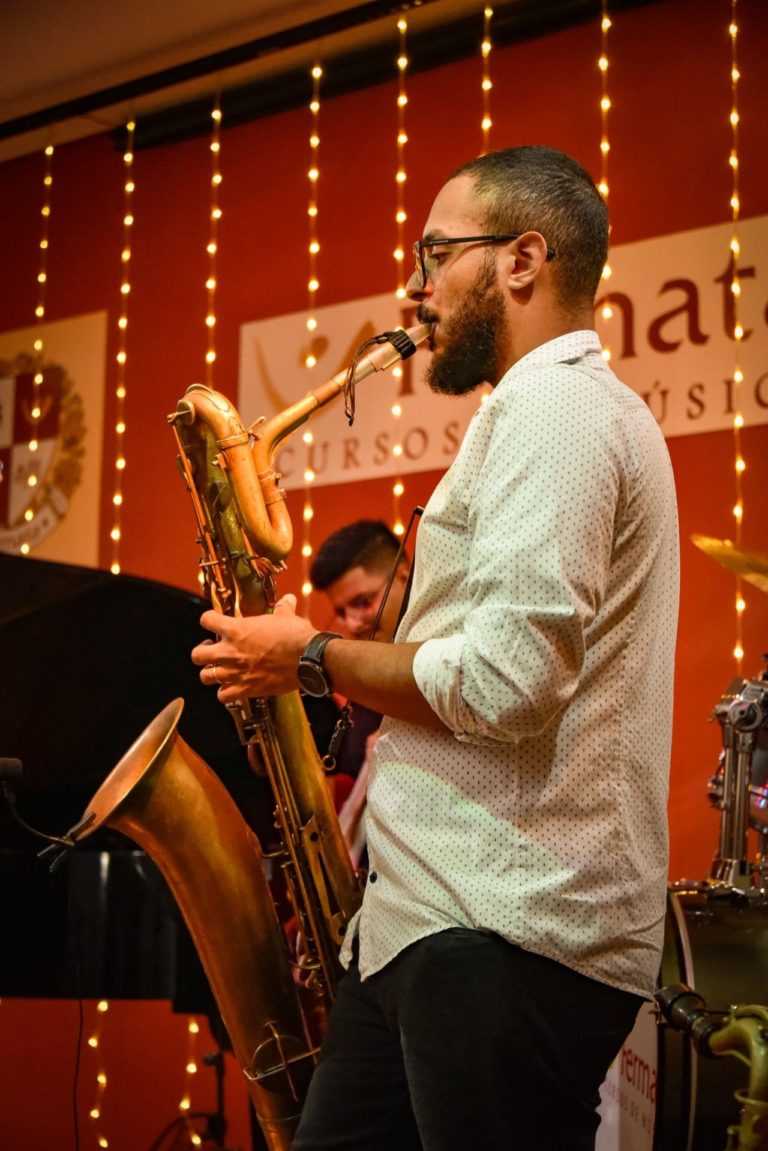 do-de-carvalho-sax-1-show-compressed