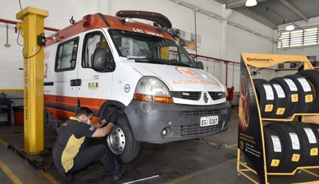 manutenção de ambulância