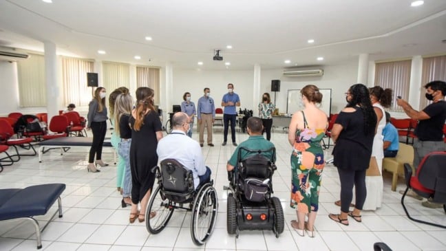Jundiaí: Treinamento para técnicos da rede municipal é encerrado com entrega de certificados e cadeiras de rodas