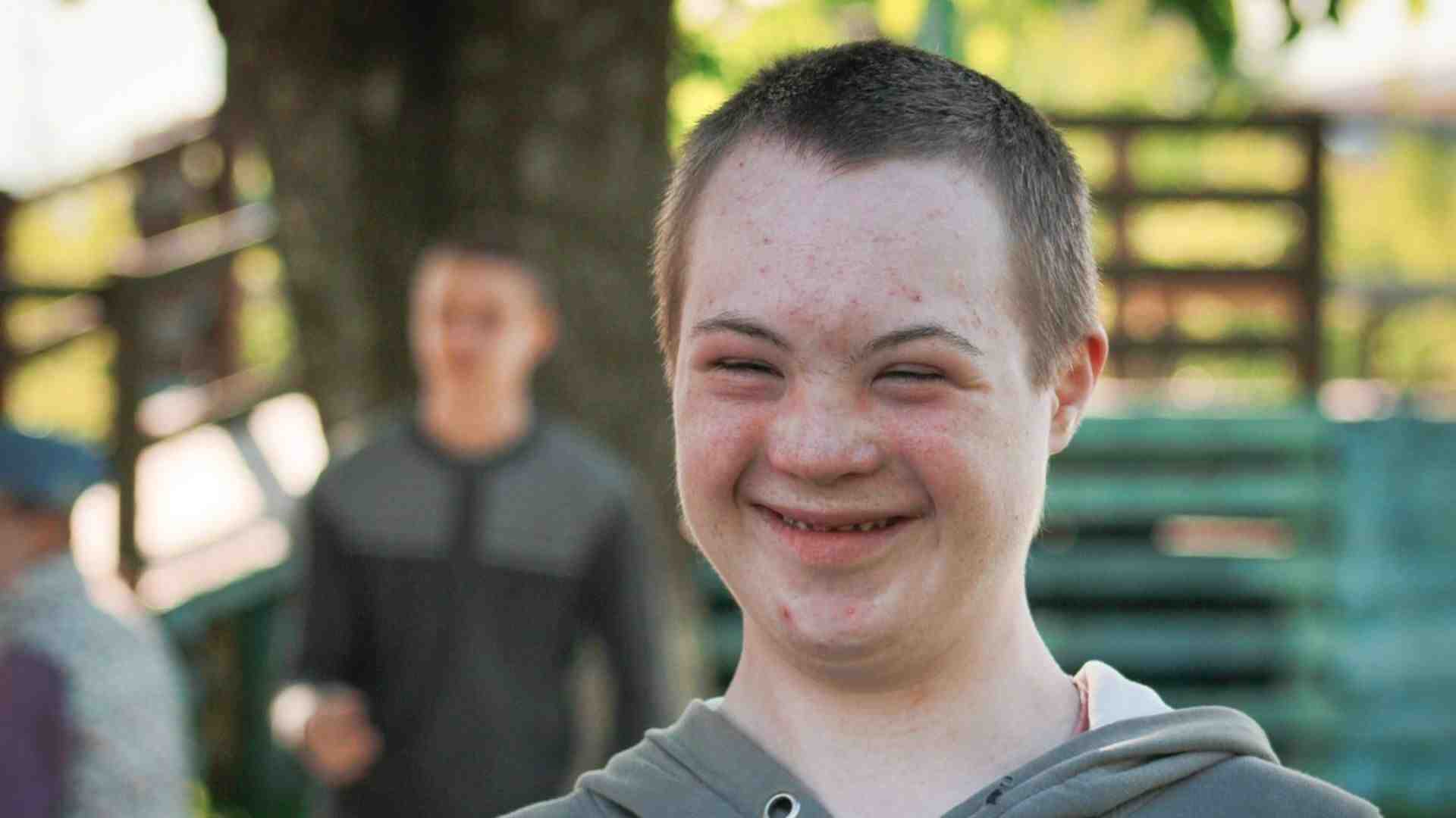 Menino com Síndrome de Down