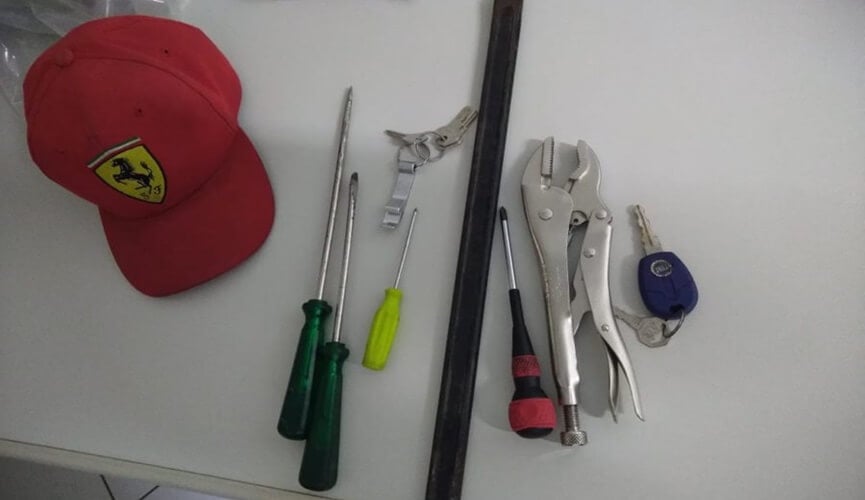 Dupla é presa após tentar arrombar residência na Agapeama