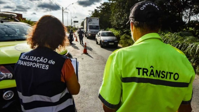 Fiscalização na marginal do Rio Jundiaí