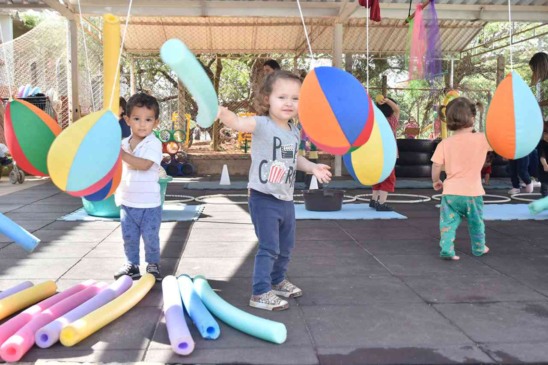 emeb-alvarina-barbosa-aula-de-educacao-fisica-para-bebe