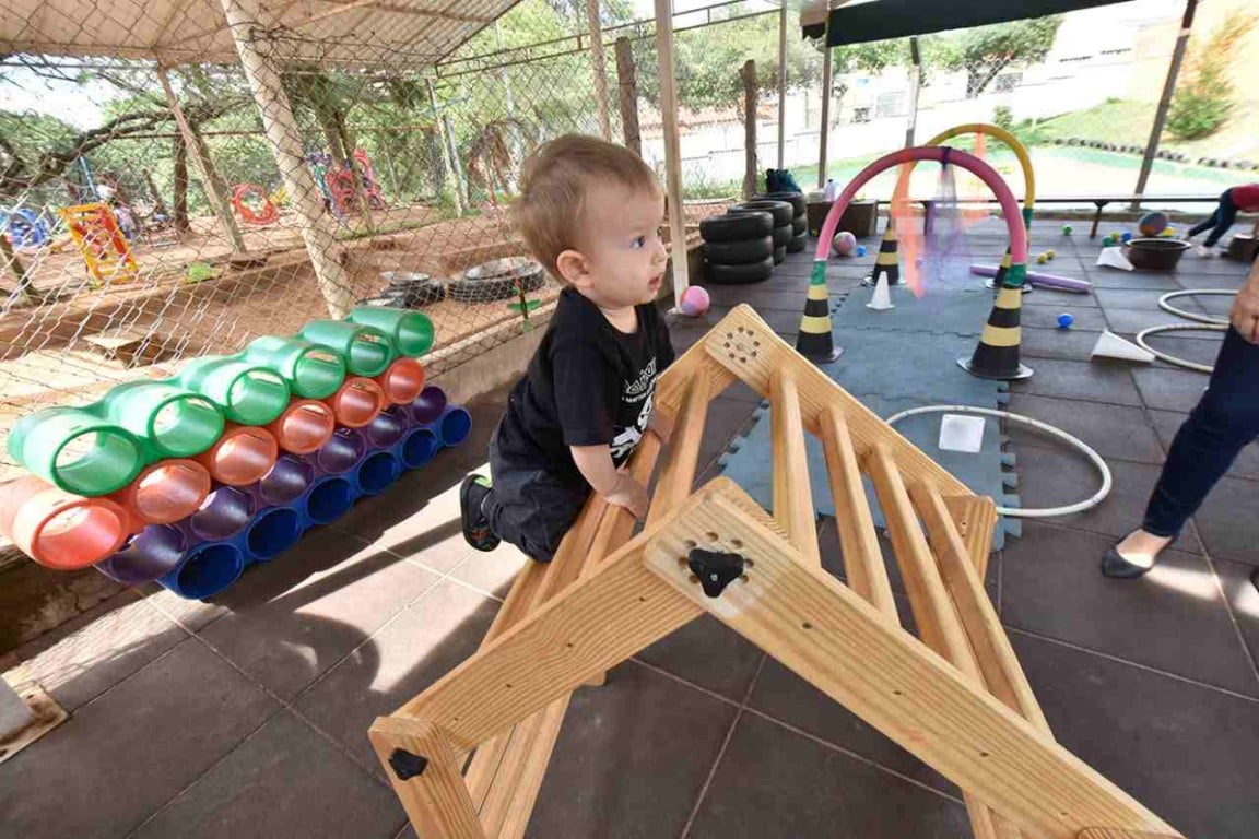 emeb-alvarina-barbosa-aula-de-educacao-fisica-para-bebe_fm_-64-compressed