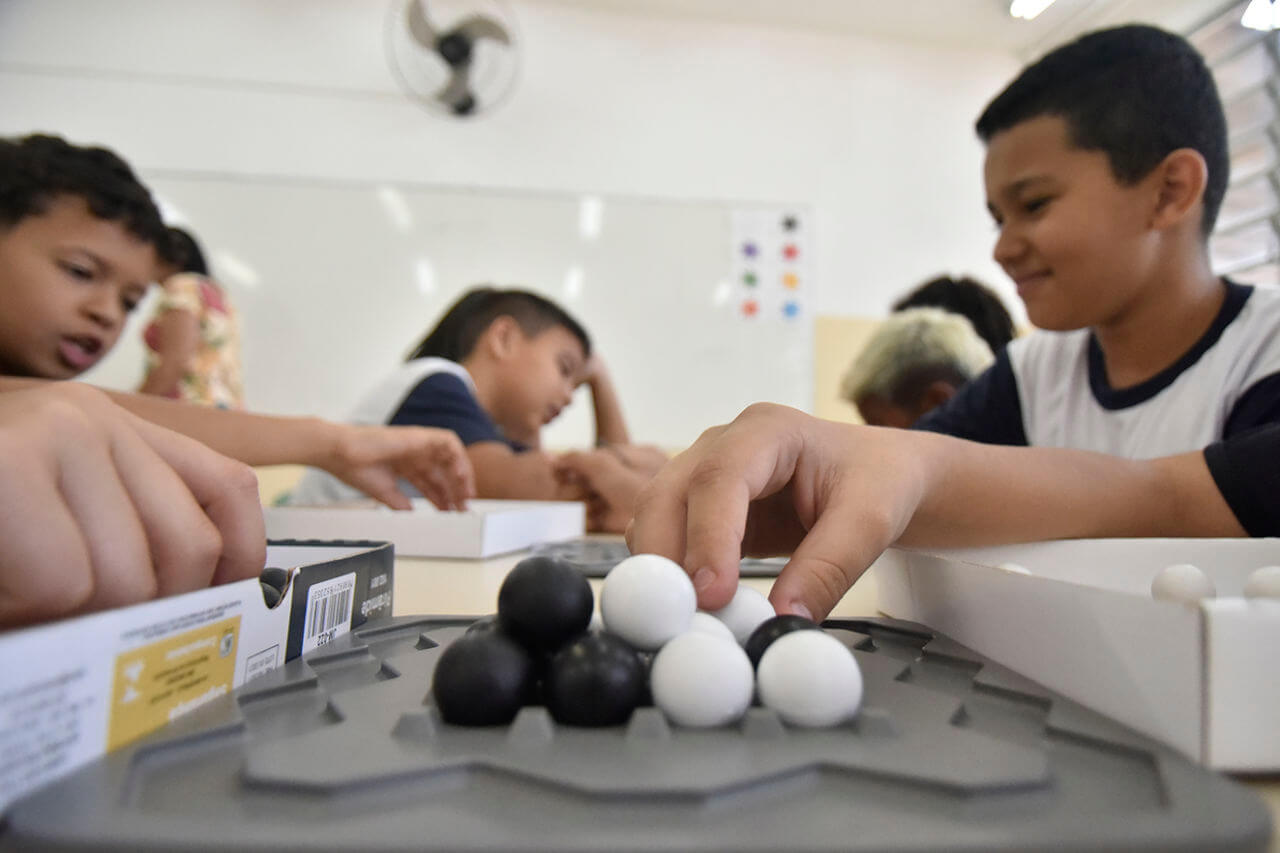 Os alunos mostram muito respeito e cooperação durante os jogos