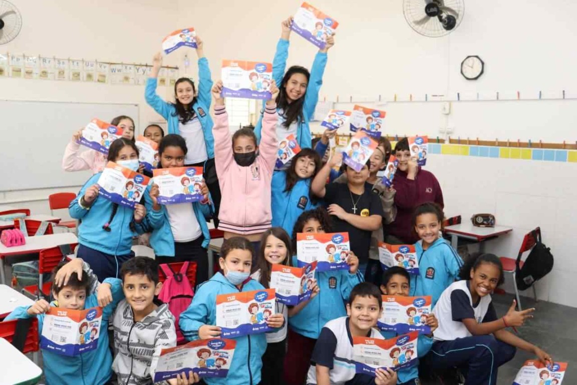 EMEB Florida Mestag está entre as escolas que receberam o gibi criado pela DAE: 25 mil materiais foram entregues às turmas do G5 e Fundamental I