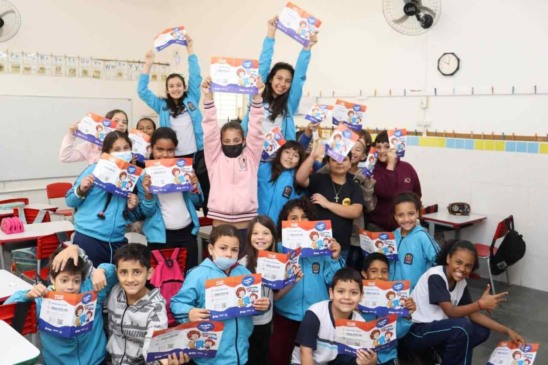 EMEB Florida Mestag está entre as escolas que receberam o gibi criado pela DAE: 25 mil materiais foram entregues às turmas do G5 e Fundamental I