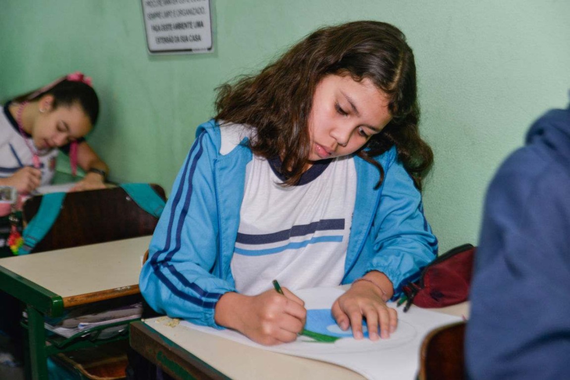 emeb_gasparian_amarelinhas_nos-terminais-jundiai-compressed