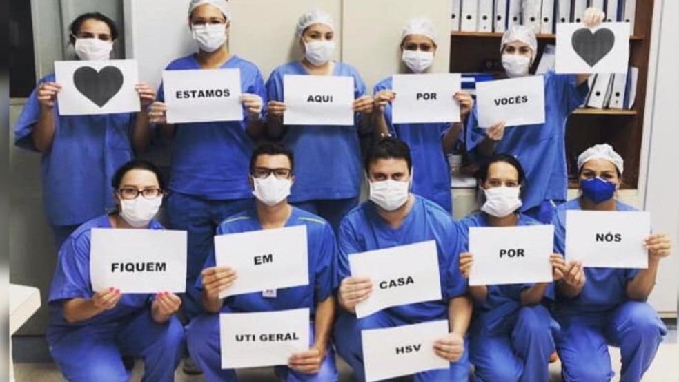 profissionais de saúde no hospital de caridade são vicente de paulo