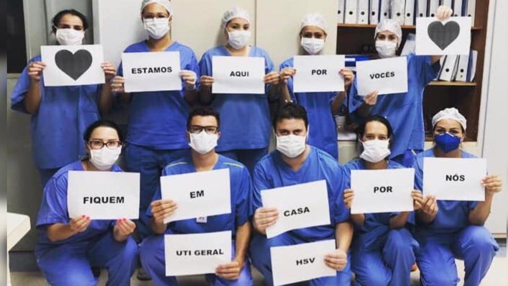 profissionais de saúde no hospital de caridade são vicente de paulo