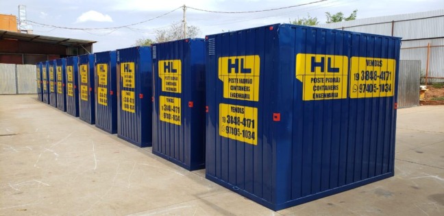 10 Contêineres posicionados lado a lado