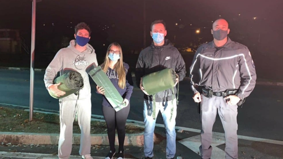 Empresário Maurício Zilioli, com sua namorada, primo e um agente da Polícia Militar de Vinhedo