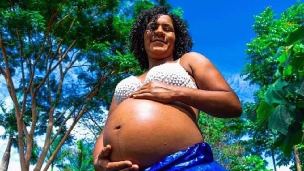 A enfermeira Selidalva Marques, grávida de 9 meses (Foto: Redes Sociais)