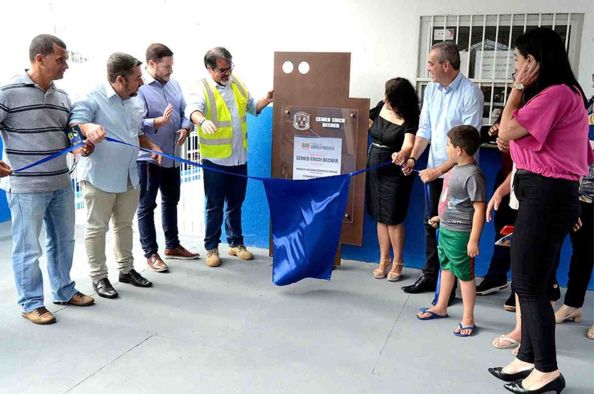 Prefeitura de Várzea Paulista entrega reforma da Cemeb Erich Becker Prefeitura de Várzea Paulista entrega reforma da Cemeb Erich Becker