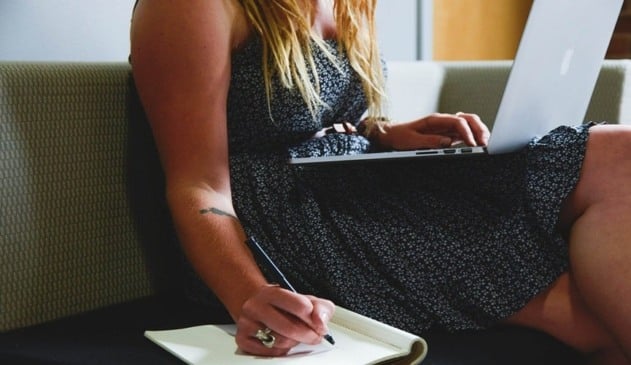 Foto de mulher home office