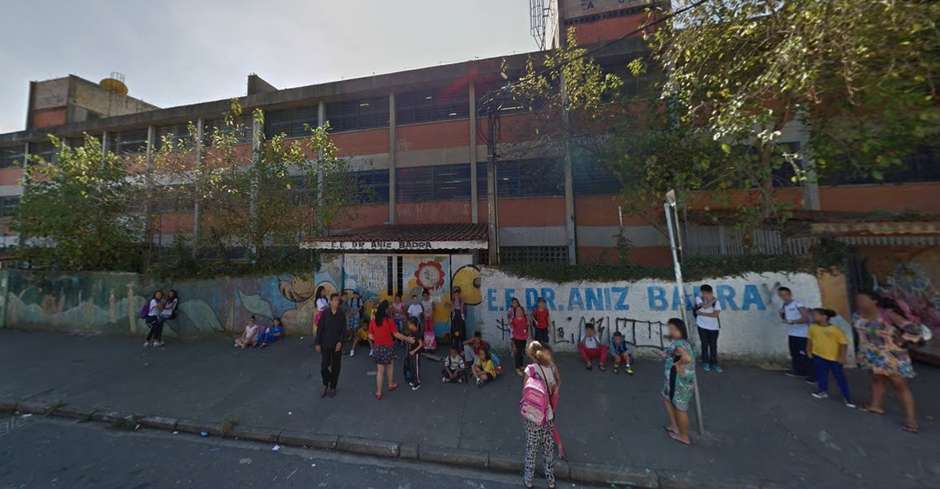 Professora foi encaminhada para o pronto-socorro e passa bem