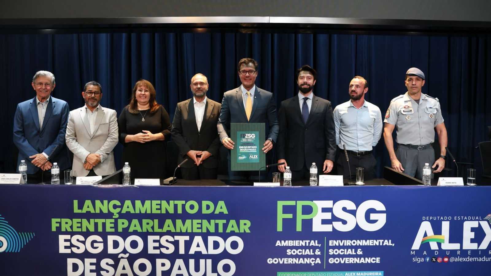 Autoridades de Jundiaí e do Estado em evento de ESG.