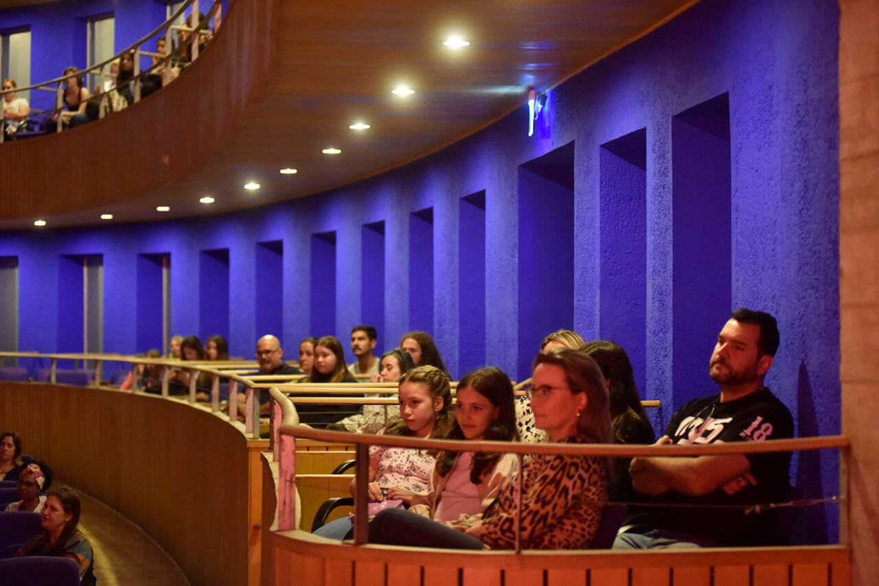 Jundiaí se torna cidade-irmã da italiana Prata di Pordenone em cerimônia no Polytheama nesta sexta-feira (23)