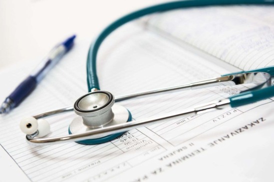 Empresa Brasileira de Serviços Hospitalares oferta 695 vagas com remunerações de até R$ 12,5 mil