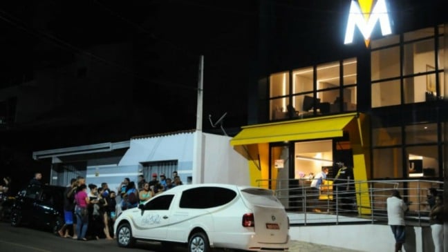 Imagem do lado de fora da academia