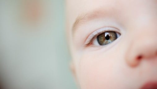 Saiba a importância do Exame do Olhinho nos bebês
