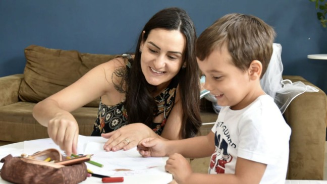 Elisa com o filho Lucas: “As crianças precisam ter contato com a natureza”