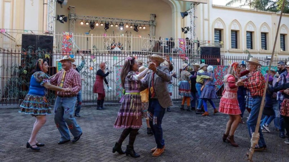 Quadrilha animada dá a largada aos Festejos Juninos deste ano em Jundiaí