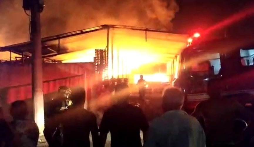 Incêndio destrói fábrica de palete em Jundiaí