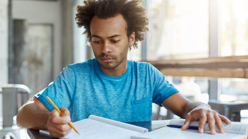 Vestibular Solidário da Anhanguera arrecada alimentos e roupas para entidades beneficentes Vestibular Solidário da Anhanguera arrecada alimentos e roupas para entidades beneficentes