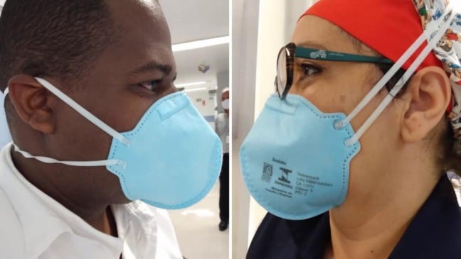 Profissionais de saúde do HU já estão utilizando o novo material (Fotos: FMJ)