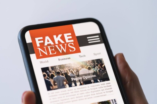 Políticos do Brasil raramente postam fake news em suas redes, aponta estudo
