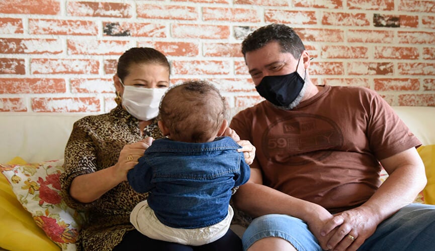 Juceli e Wilson são voluntários do programa Família Acolhedora. (Foto: Divulgação)