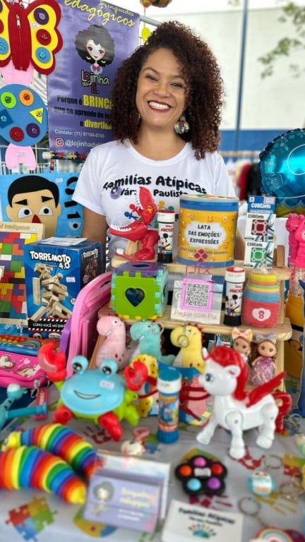 Representantes do programa Famílias Atípicas de Várzea Paulista