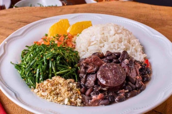 Cidade Vicentina de Jundiaí promove feijoada com samba