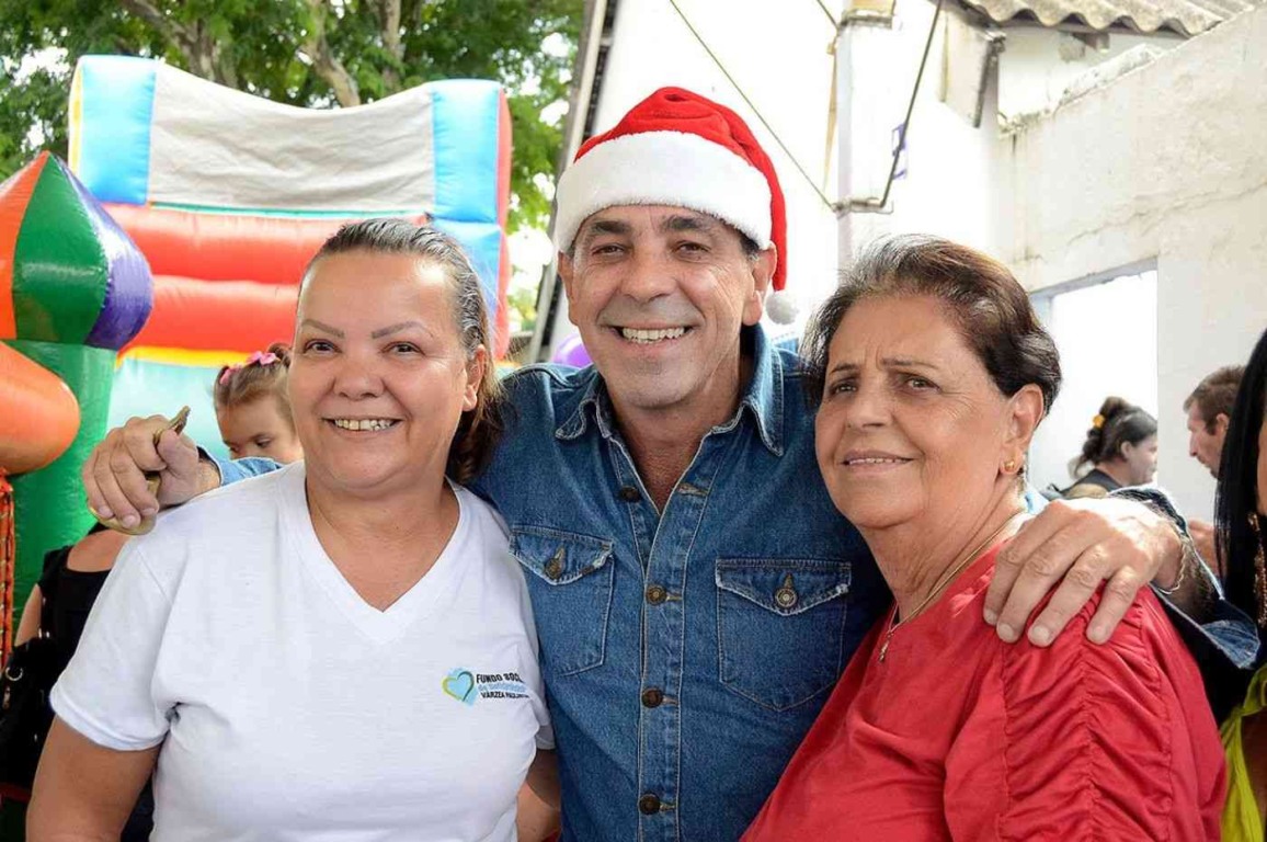 Fundo Social de Várzea Paulista realiza festa de Natal e alegra famílias beneficiárias do Viva Leite