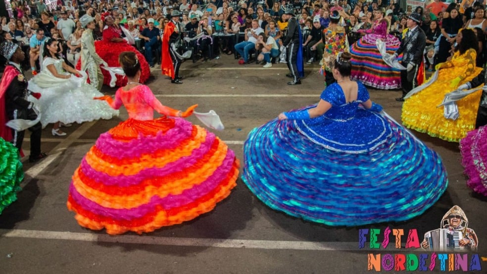 Apresentação de dança na Festa Nordestina.